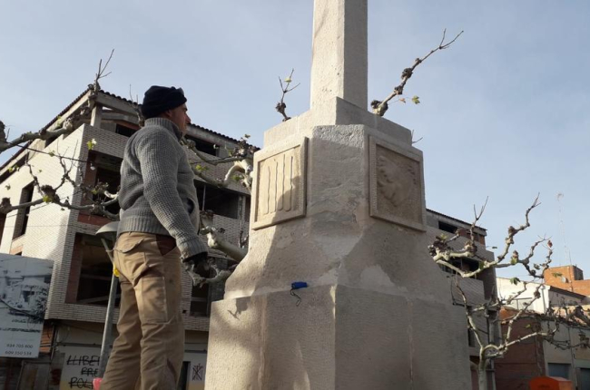 Patrimonio Retiran S Mbolos Franquistas De La Cruz De Castelldans