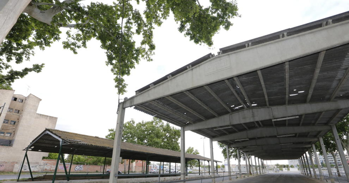 URBANISMO EQUIPAMIENTOS La Paeria retirará dos cubiertas de uralita