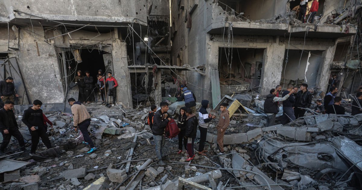 Israel causa más de 60 muertos en un campo de refugiados de Gaza