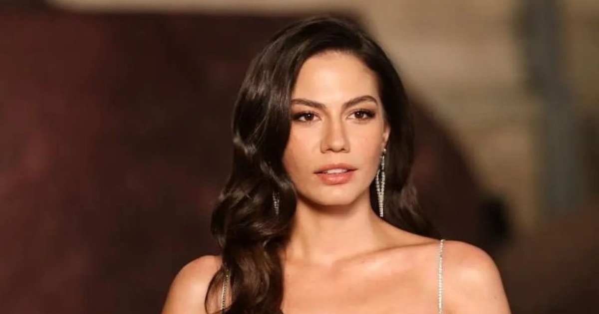 Demet Özdemir Y Çağatay Ulusoy Unen Fuerzas En Su Nuevo Proyecto 'eşref 