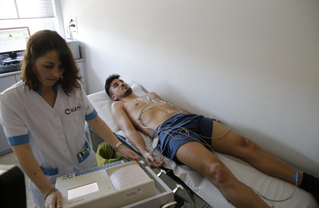 Joel Huertas, durante la revisión médica a la que se sometió ayer parte de la plantilla.