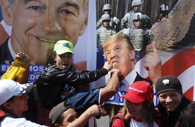 Guaidó es va trobar acompanyat per milers de persones als carrers de Caracas.