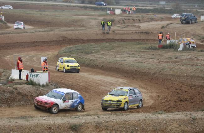 El equipo GC Motorsport lidera un grupo de tres vehículos por delante de dos pertenecientes a la Escuderia Lleida.
