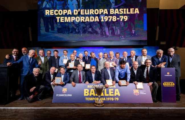 Els jugadors del Getafe van fer el passadís al Barça com a campió de Lliga.