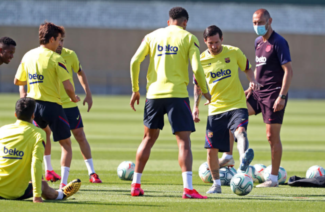 El Barça regresó ayer a la actividad en la Ciutat Esportiva con entrenamientos para grupos reducidos.