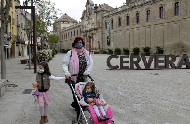 Els infants tornen de mica en mica als carrers i places dels municipis de les comarques de Lleida