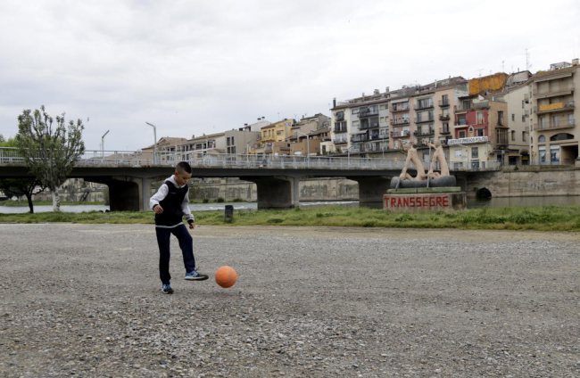 Els infants tornen de mica en mica als carrers i places dels municipis de les comarques de Lleida