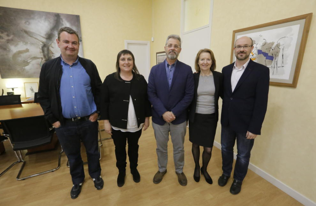Los directivos de la UdL, con la coordinadora de la VIA University (segunda por la derecha), ayer.