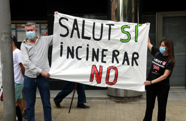 Una setantena de persones es concentren davant la delegació del Govern a Lleida contra el projecte de Nova Tracjusa