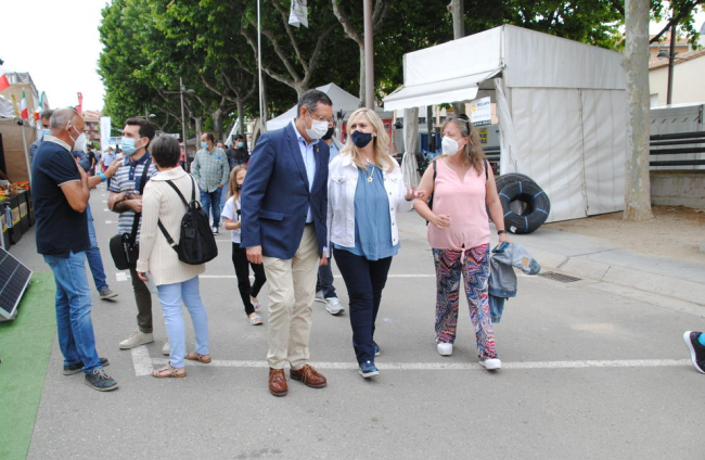 Meritxell Batet va visitar la fira al matí.