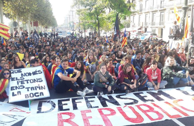 Un moment de la manifestació d'estudiants a Lleida.