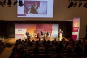La jornada de debat es va desenvolupar a la Llotja i va comptar amb 21 experts i uns 220 assistents. - JORDI ECHEVARRIA
