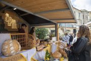 La Fira del Pa i el Cereal compta amb uns 33 expositors amb productes artesans i de proximitat. - C.MARSIÑACH