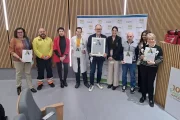 Purroy, al centre, amb membres dels altres hospitals de Lleida, el SEM i del col·legi Pinyana. - SCD