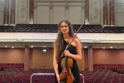 La lleidatana Alba Peralta Carretero, de 18 anys, estudia el grau superior de violí a l’Esmuc. - CEDIDA