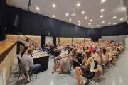 La presentació davant dels veïns del projecte per al Pla de Barris el passat dia 13. - A.A.