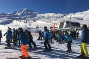 La estación de Baqueira, la primera en abrir la campaña, ayer en las pistas de la cota 1.500.