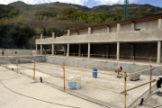 Estat actual de les obres de la piscina municipal de Sort.