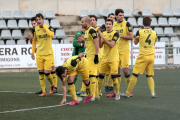 Los jugadores del Balaguer celebraron la victoria una vez terminado el partido.