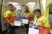 L’equip del SEM de les Borges, Albert, José Ramón i Alba, ahir amb exemplars del calendari.