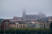 La boira de la tardor ens amaga La Seu Vella