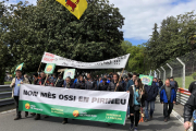 La cabecera de la manifestación ayer por la mañana en la localidad francesa de Pau.