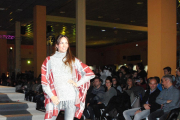 Una de las modelos que desfilaron en la pasarela de moda. 