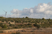 Molinos del parque eólico de Sant Antoni, en el municipio de La Granadella.