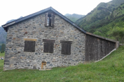 Una típica construcción rústica de montaña en Aran.