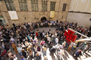 Concentración en recuerdo de Abel Martínez en la plaza Paeria el día siguiente de la tragedia. 