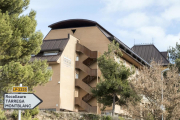 El balneario está ubicado cerca del monasterio de Vallbona de les Monges, en la ruta del Císter.