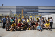 Participantes ayer en el recuerdo al referéndum del 1-O ante la Escola Oficial d’Idiomes de Lleida.