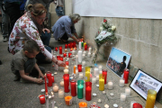 Homenaje a Abel Martínez organizado por docentes en la plaza de la Paeria en 2015.