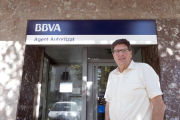 Josep Aldomà és l’agent autoritzat del BBVA que dóna servei a Sant Guim de Freixenet.