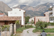 El carrer Enric Granados d’Oliana, que ara s’asfaltarà.