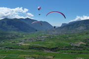 Imagen de archivo de parapentistas en la Vall d’Organyà.