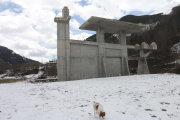 La base del remonte de la estación de esquí inacabada de Vallfosca en Espui.