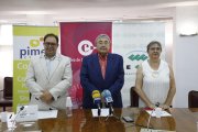 Los presidentes de Pimec (izda.), Cámara de Comercio (centro) y Fecom (dcha.).