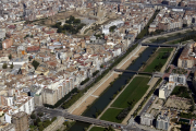 La plusvalía grava la transmisión de cualquier inmueble o terreno urbano.