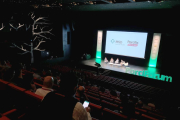 Un momento de la conferencia de Llanes, Gómez y Cassanyé, ayer, en La Llotja.