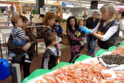 Imatge d’arxiu d’una visita d’escolars al mercat de Ronda-Fleming.