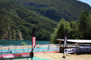 Los preparativos para el triatlón de El Pont, que se celebra hoy. 