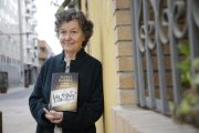 La escritora Maria Barbal, ayer en Lleida con su nueva novela.