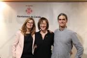 Los ediles Anna Campos, Montse Pifarré y Sergi Talamonte, antes de presentar las ordenanzas.