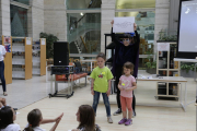 Una alumna del Aula Municipal de Teatre animó la ‘Supernit’.