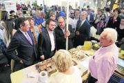 El vicepresidente de la Generalitat visitó ayer la Fira de Sant Miquel.