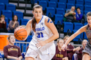 Cassie Oursler, durant l’etapa universitària amb les Buffalo Bulls.