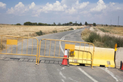 La carretera entre Castellserà i Preixens, tallada per obres.