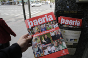 La revista de la Paeria apareció ayer en buzones, como este en Ronda