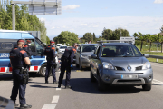 Imatge d’un control de mobilitat dels Mossos el 30 d’abril a la sortida de Lleida.